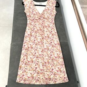 Dusty pink small floral print body skimming, v neck, pencil shape dress.